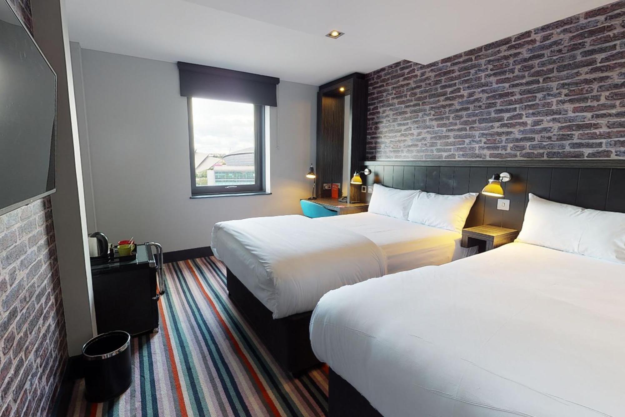 Village Hotel Edinburgh — Photos 3